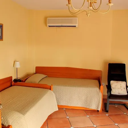 Apartment Flores *